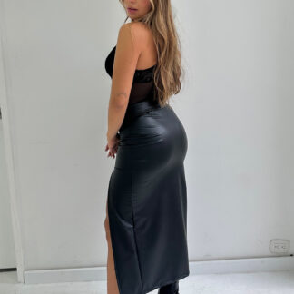 FALDA LARGA CUERO